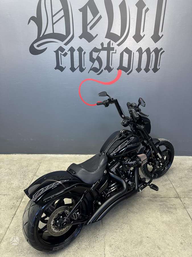 Harley-Davidson BREAKOUT 1800cc, чопперы / круизеры / custom