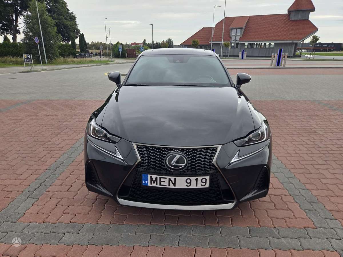 Lexus IS 200, 2.0 l., Седан