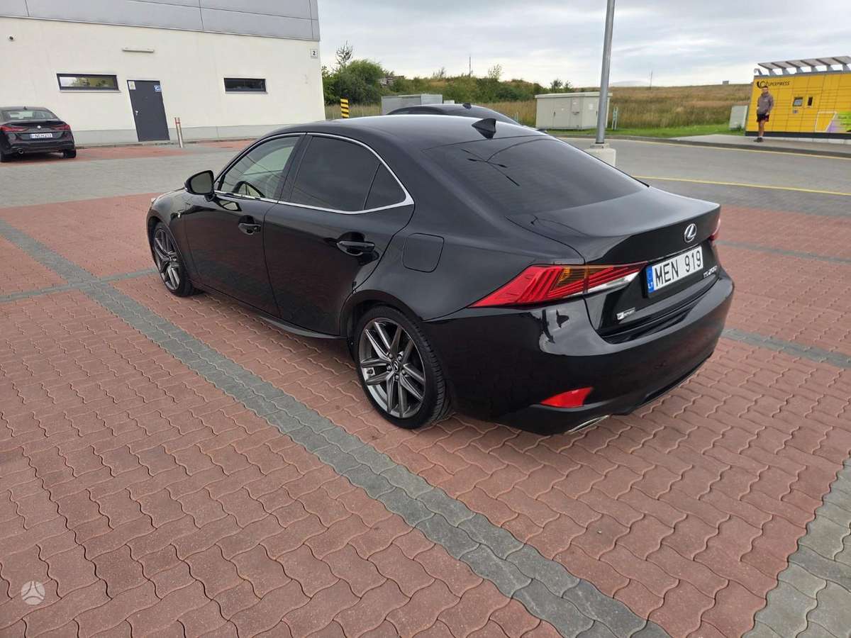 Lexus IS 200, 2.0 l., Седан