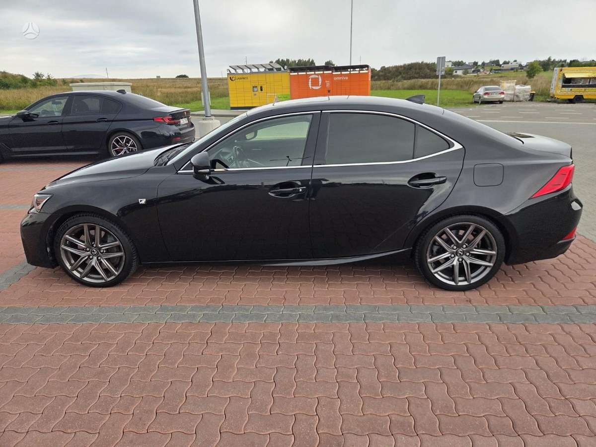 Lexus IS 200, 2.0 l., Седан