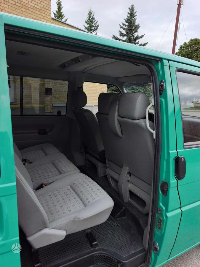 Volkswagen Caravelle - 9