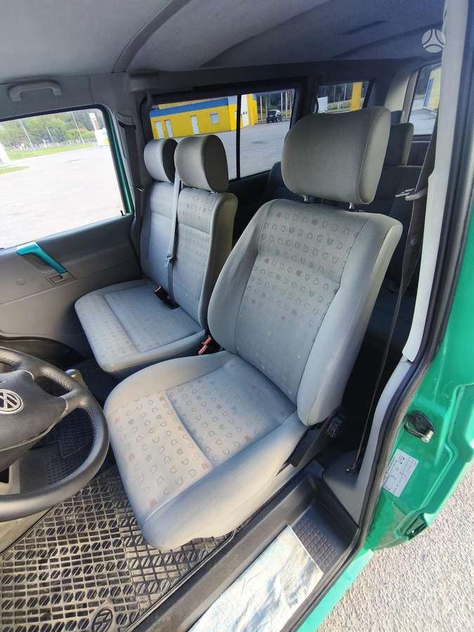 Volkswagen Caravelle - 10