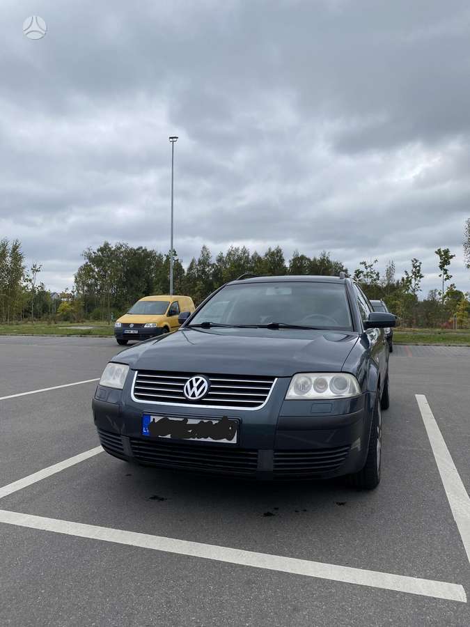 Volkswagen Passat - 1