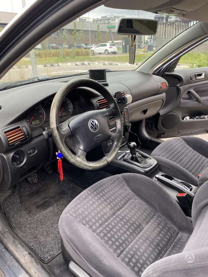 Volkswagen Passat - 5