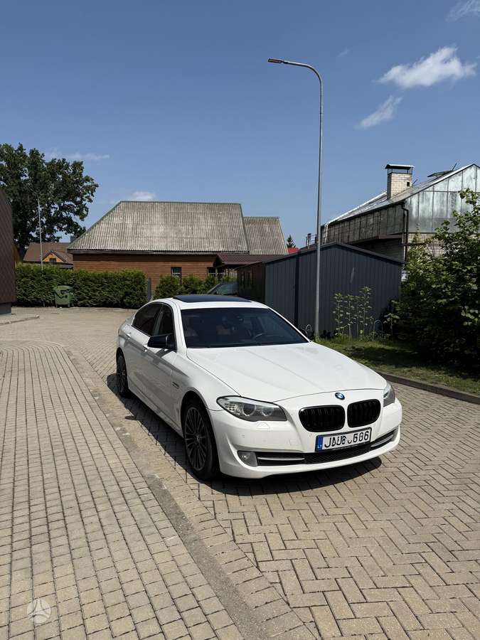 BMW 520, 2.0 l., Седан