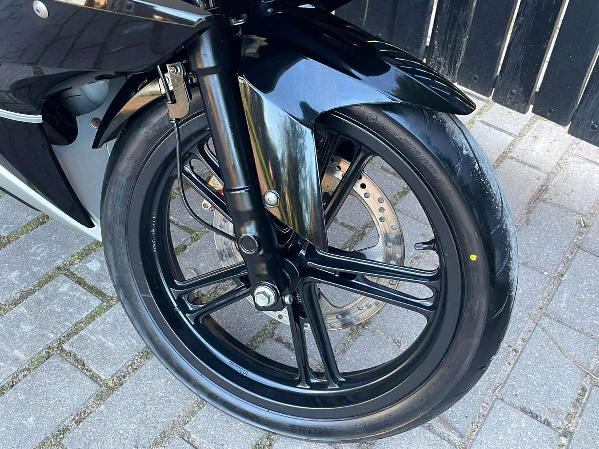 Yamaha YZF 125cc, superbikes