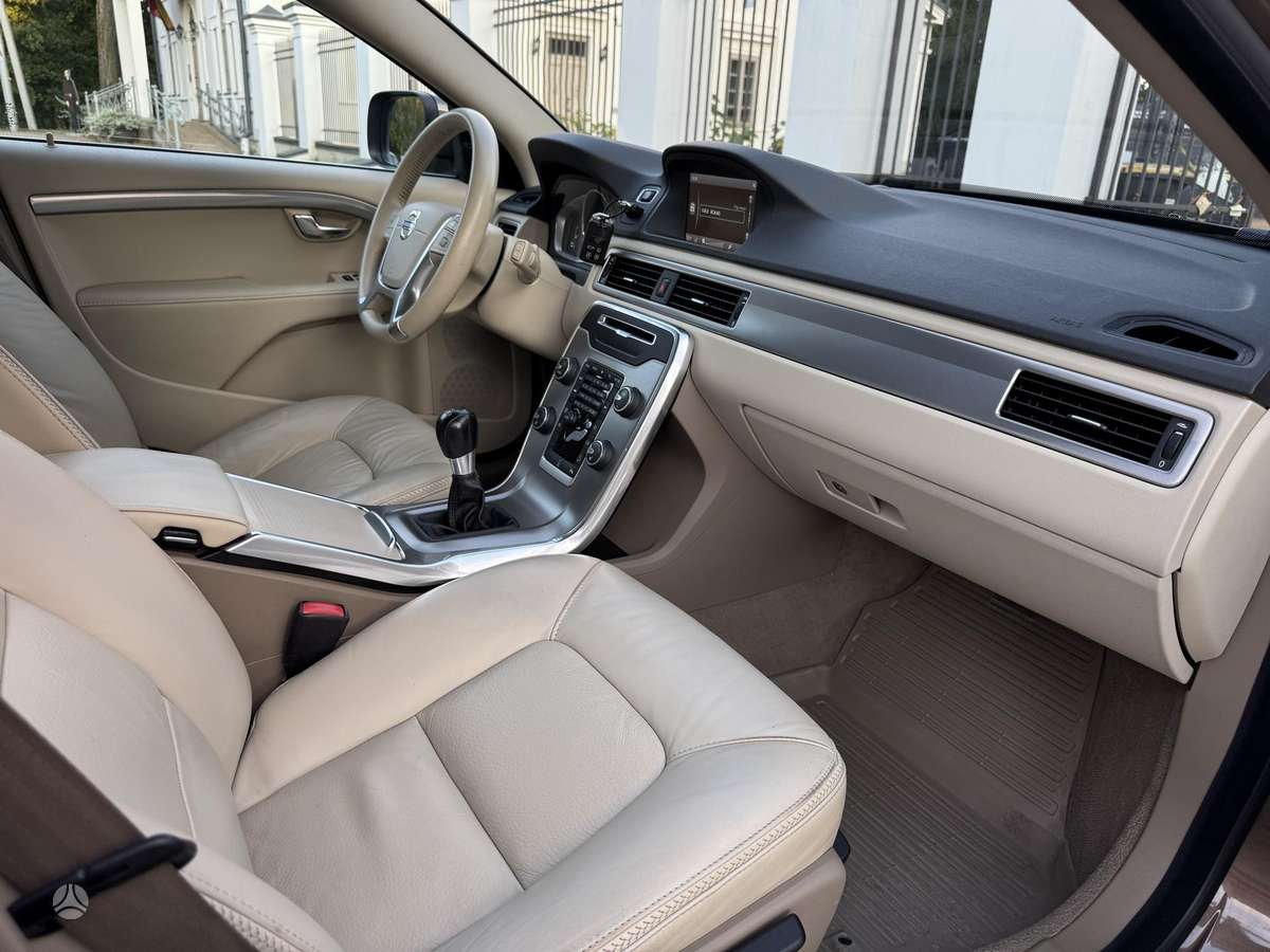 Volvo XC70, 2.4 l., wagon