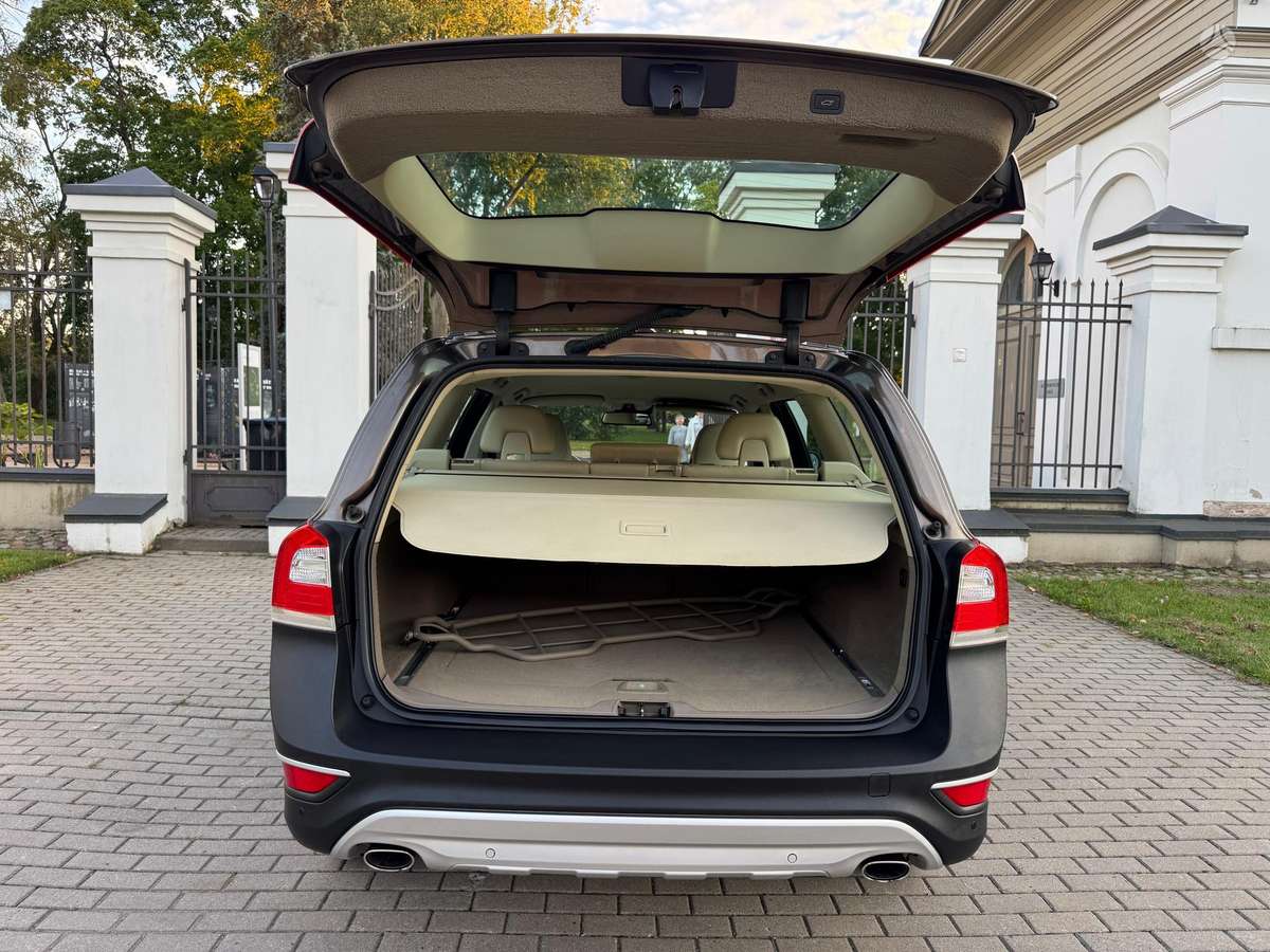 Volvo XC70, 2.4 l., wagon