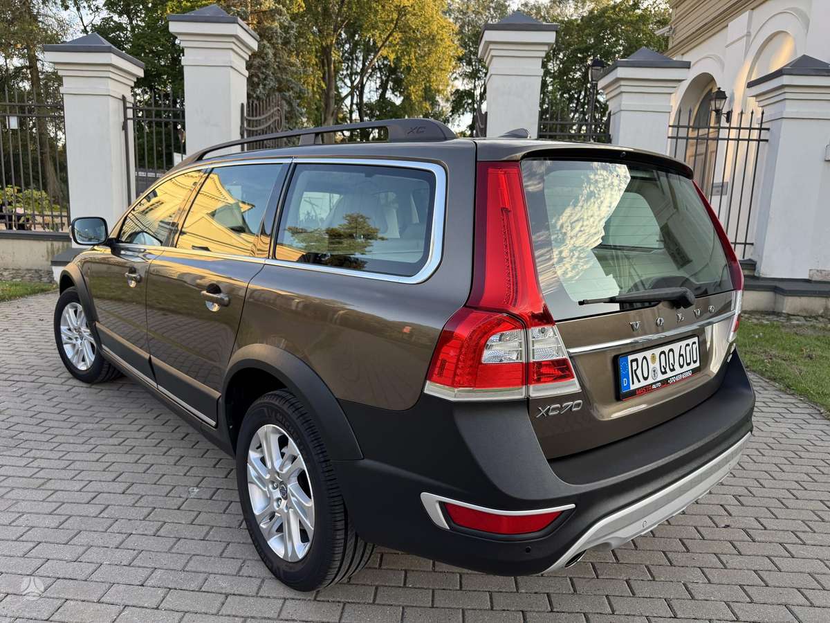 Volvo XC70, 2.4 l., wagon