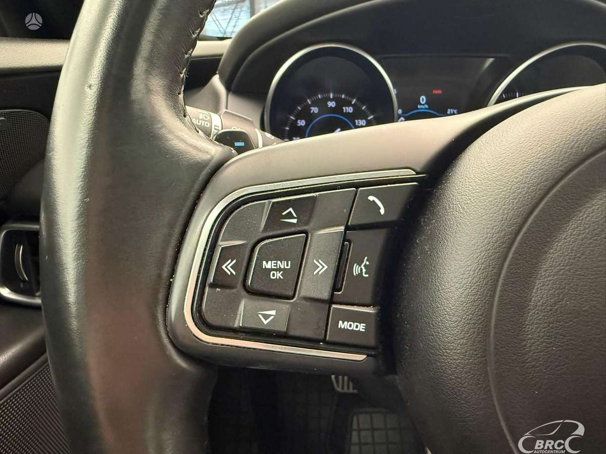Jaguar XE, 2.0 l., Седан