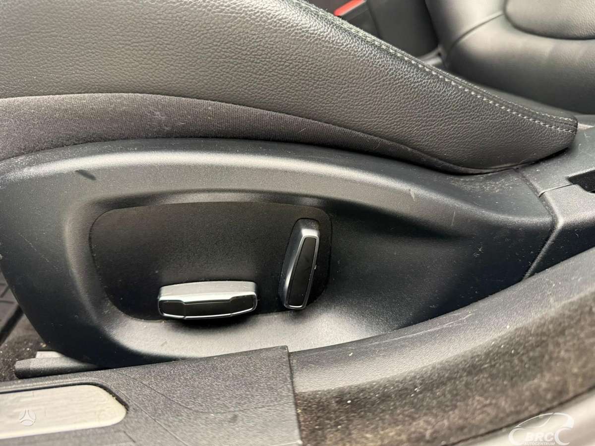 Jaguar XE, 2.0 l., Седан