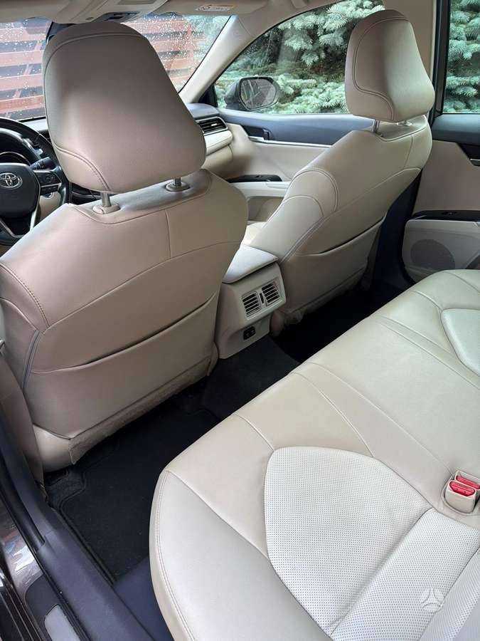 Toyota Camry - 9