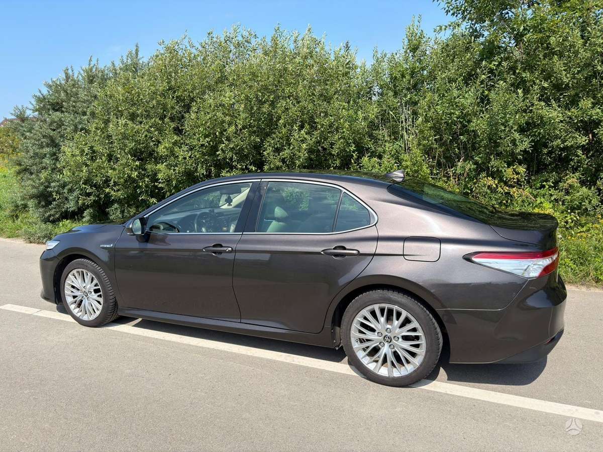 Toyota Camry - 2