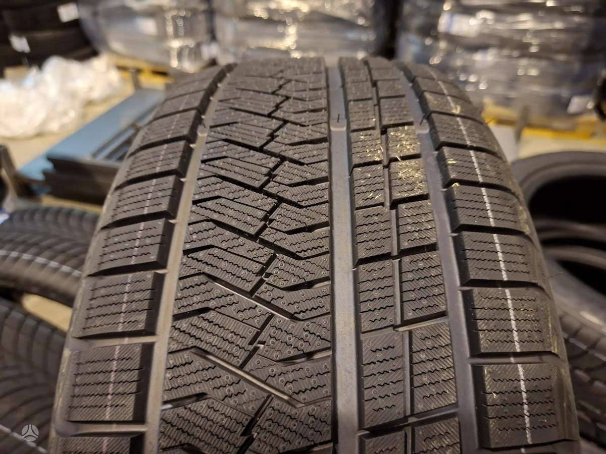 Triangle PL02, winter 225/45 R18