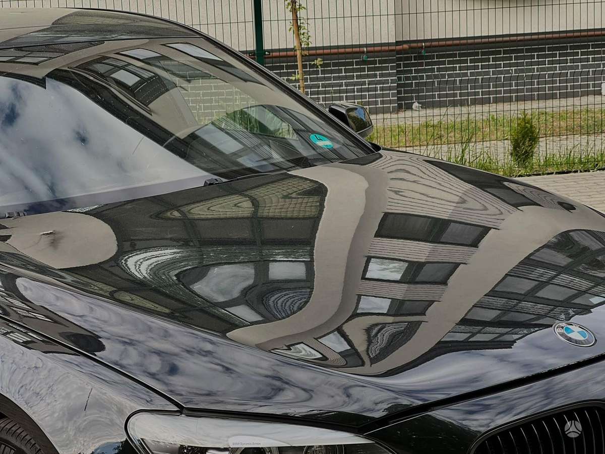 BMW 750, 4.4 l., Седан