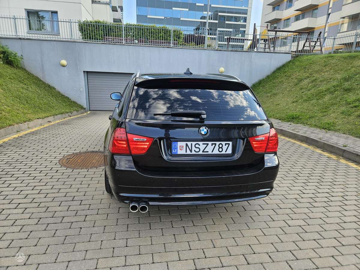 BMW 330, 3.0 l., Универсал