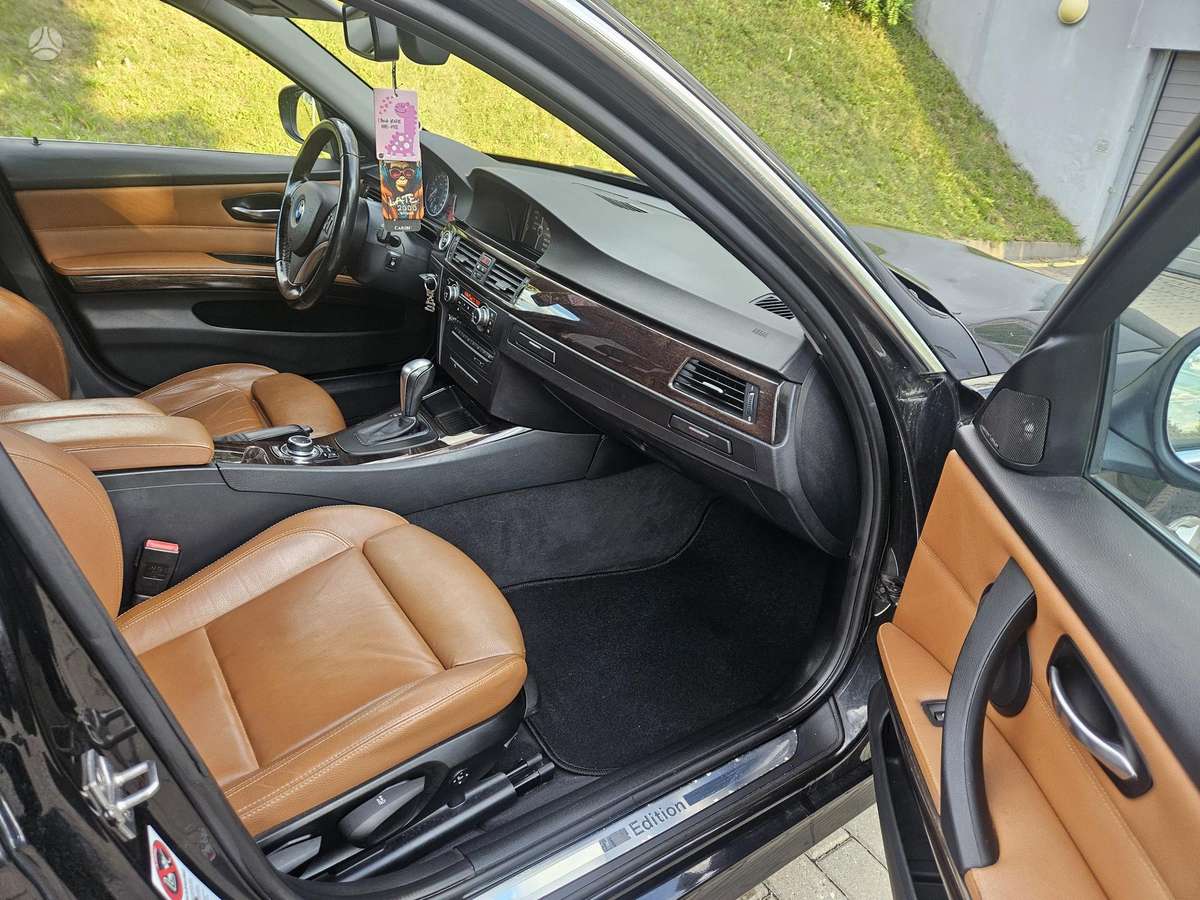 BMW 330, 3.0 l., Универсал