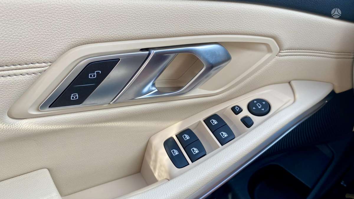 BMW 320, 2.0 l., Седан