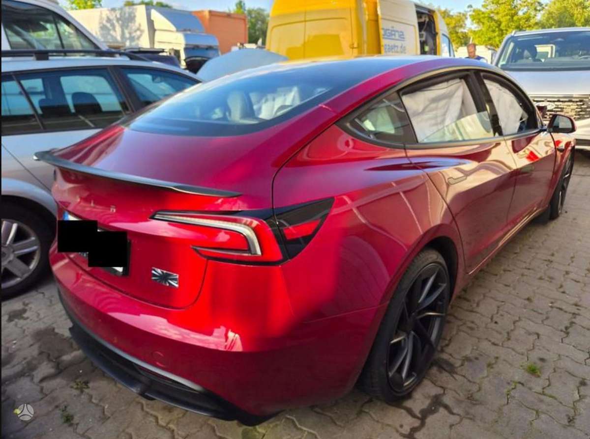Tesla Model 3, hatchback