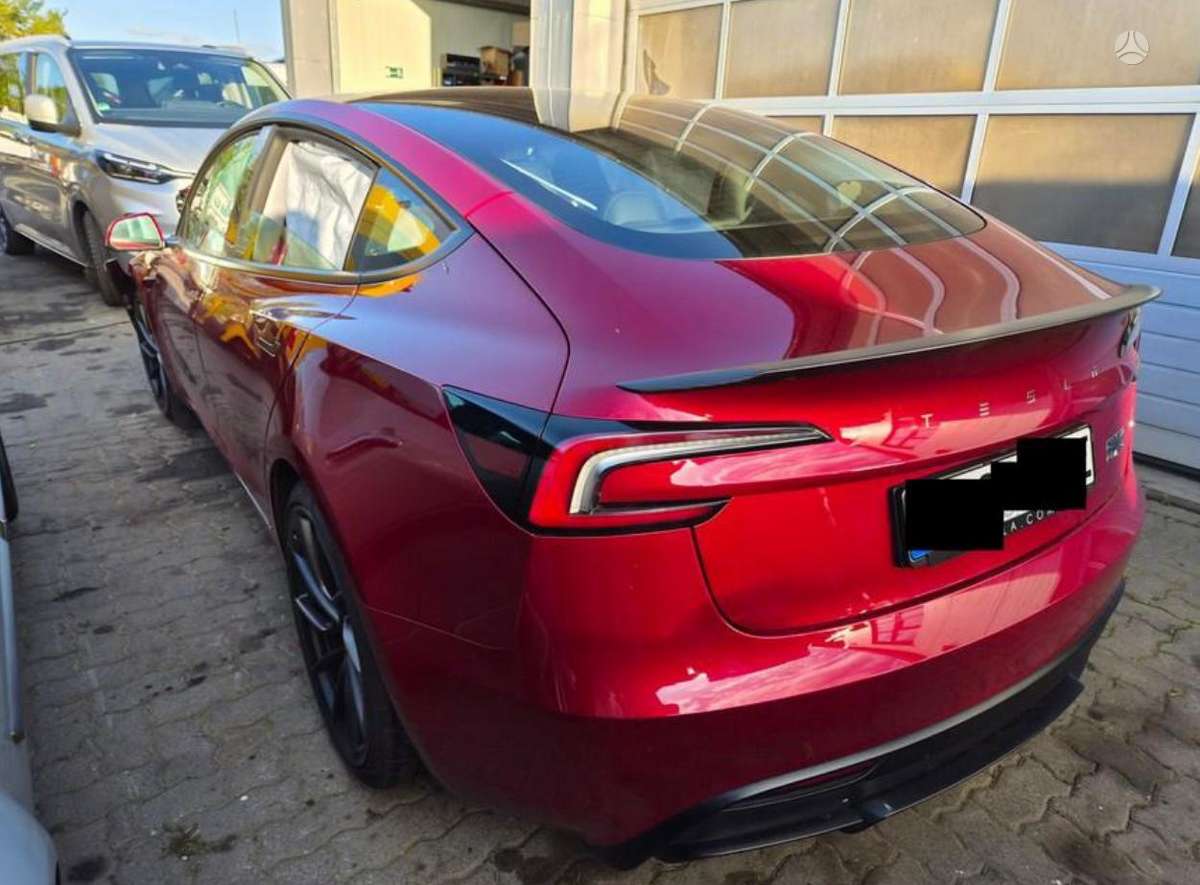 Tesla Model 3, hečbekas