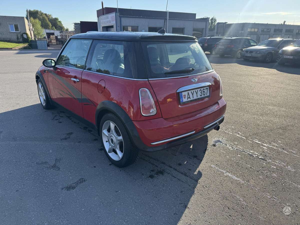 Mini Cooper, 1.6 l., hatchback