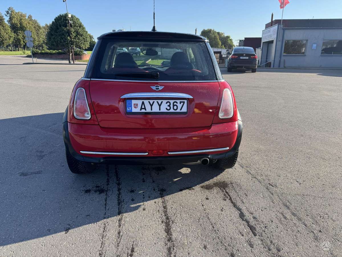 Mini Cooper, 1.6 l., hatchback