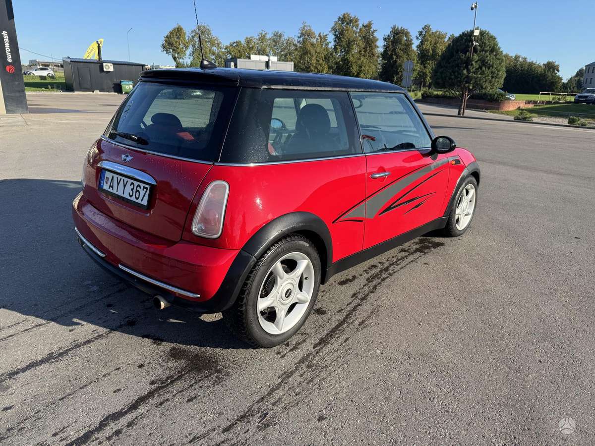 Mini Cooper, 1.6 l., hatchback