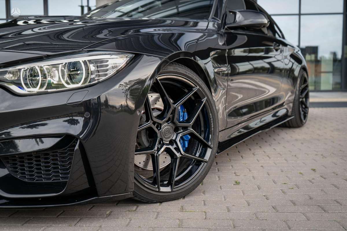 BMW M4, 3.0 l., coupe