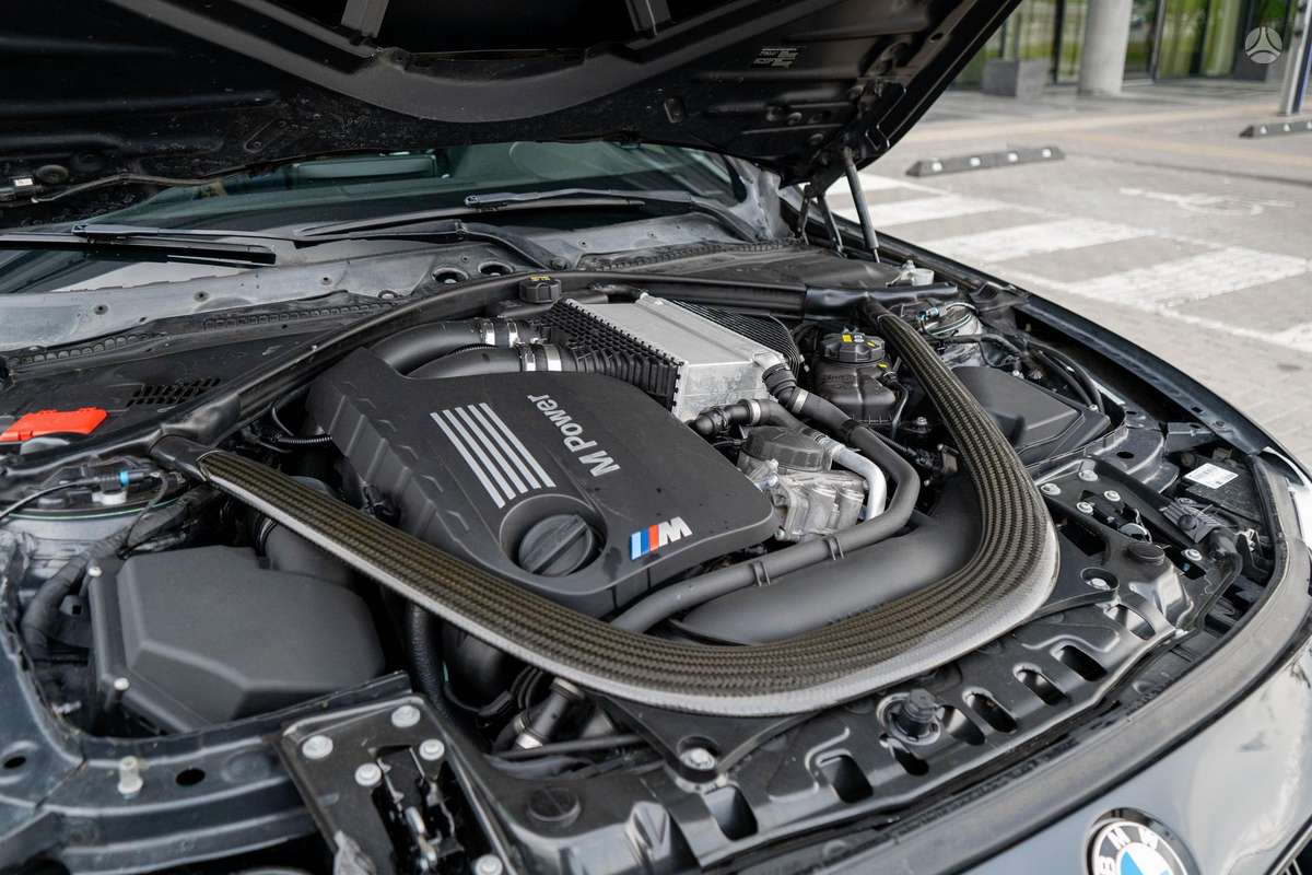 BMW M4, 3.0 l., coupe