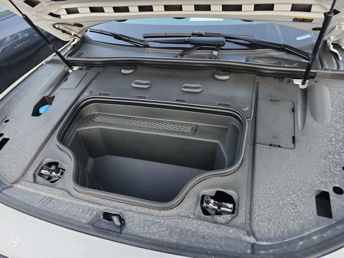 Audi A6 e-tron, sedanas