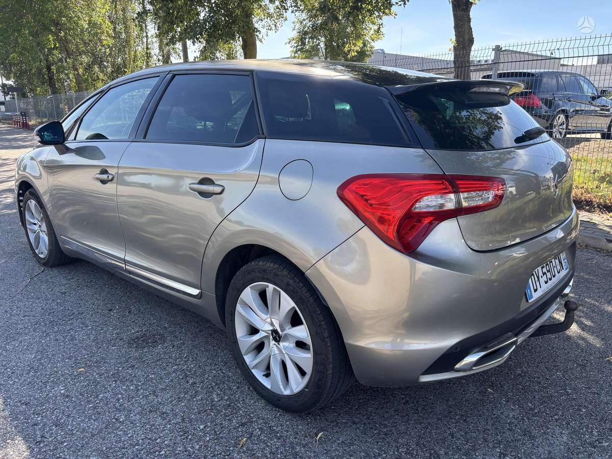 Citroen DS5, 2.0 l., Хэтчбек
