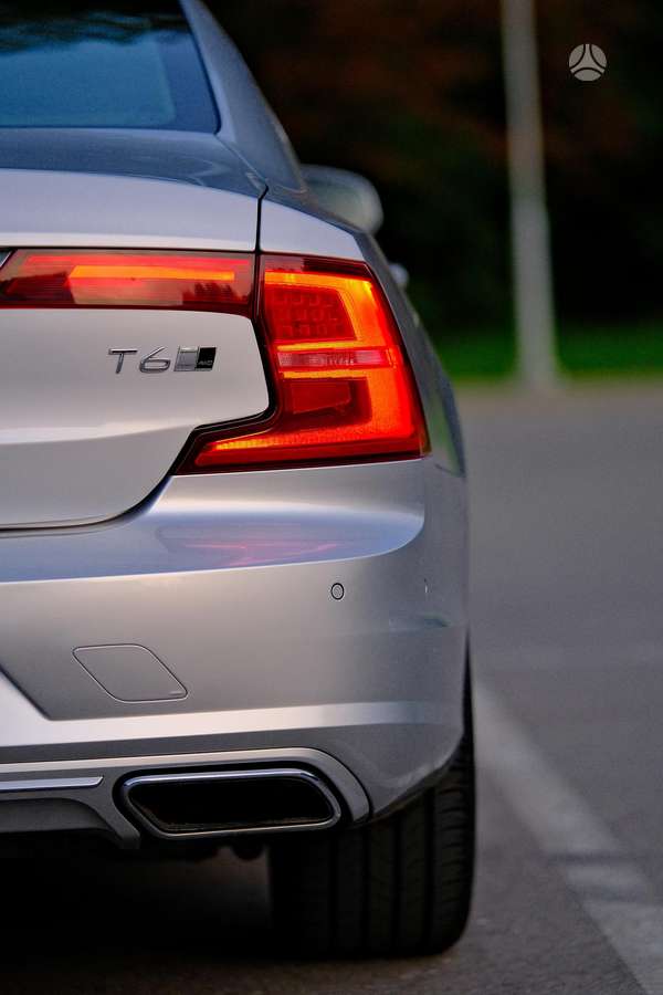 Volvo S90, 2.0 l., Седан