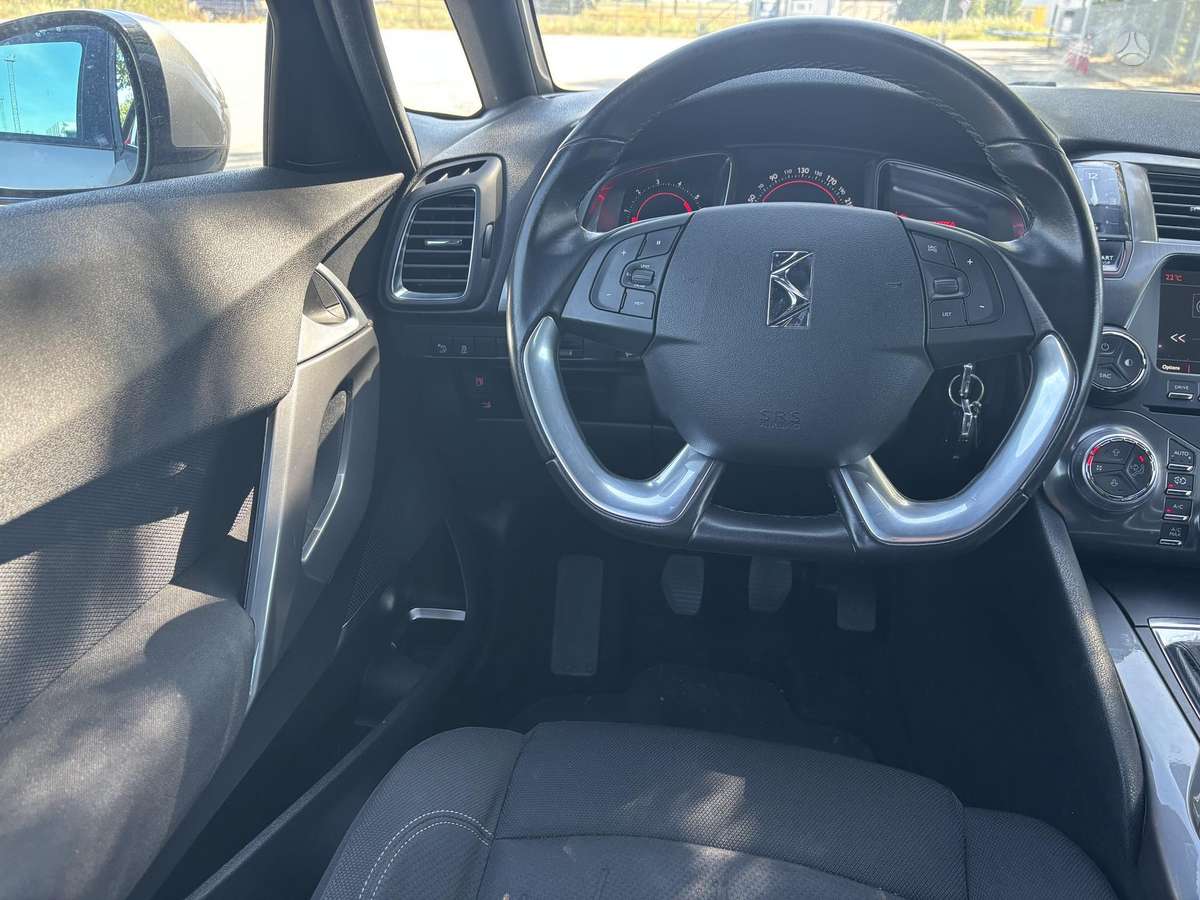 Citroen DS5, 2.0 l., hatchback