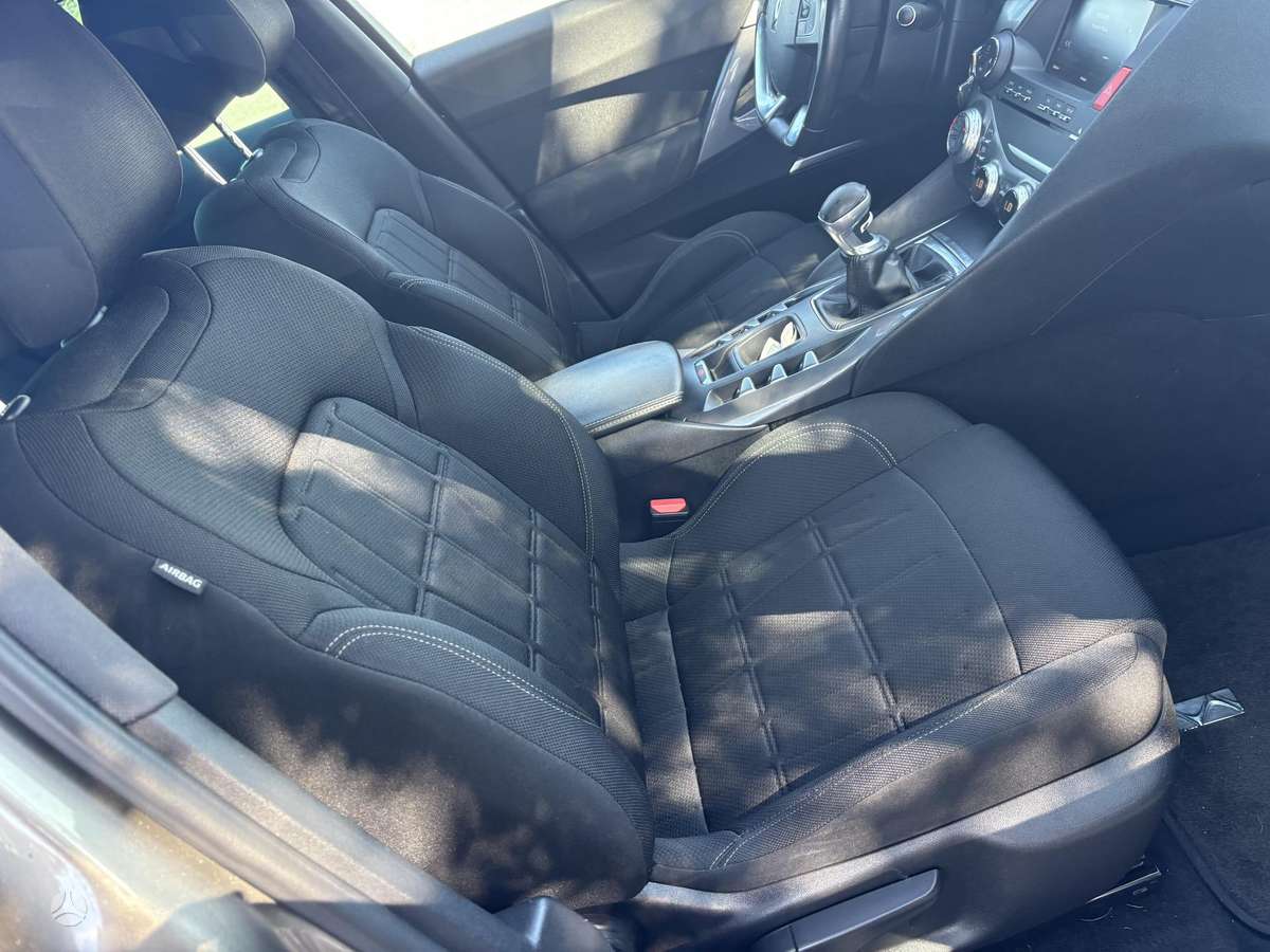 Citroen DS5, 2.0 l., Хэтчбек