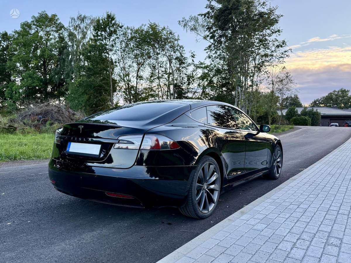 Tesla Model S, hatchback