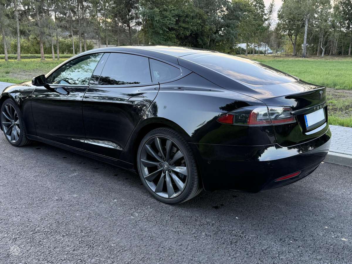Tesla Model S, hatchback