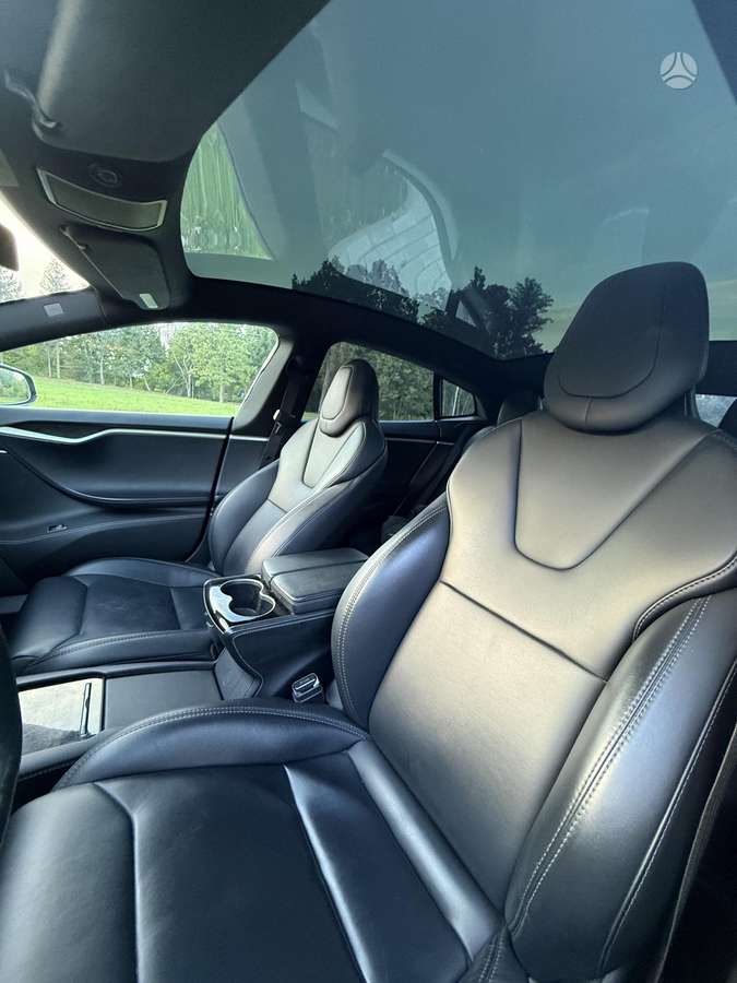 Tesla Model S, hatchback
