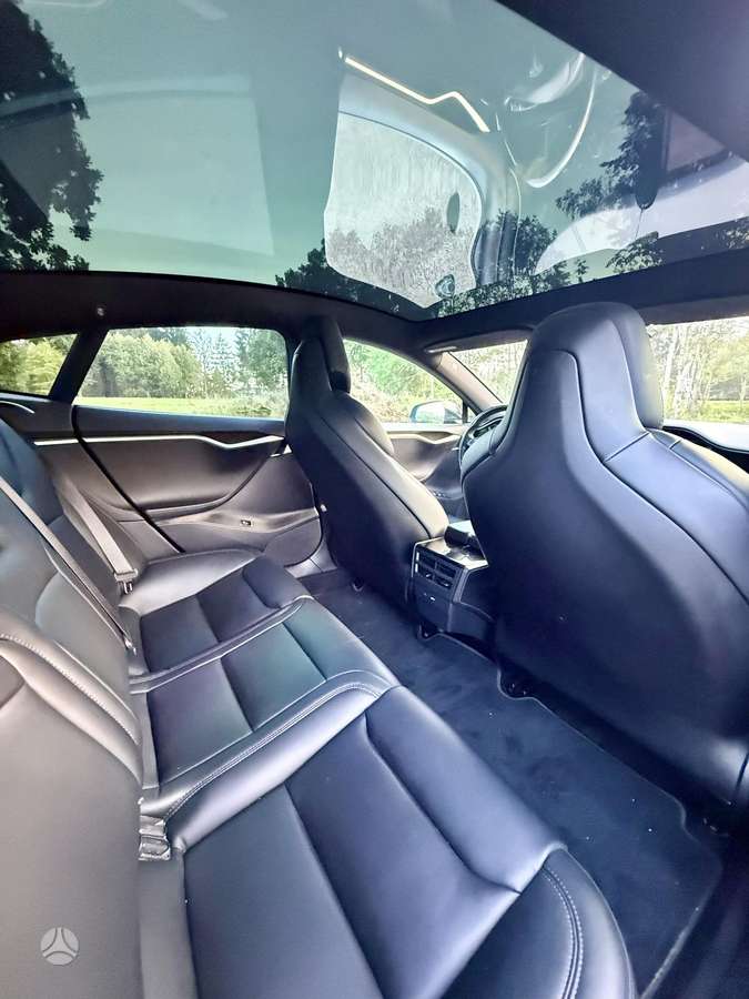 Tesla Model S, hatchback