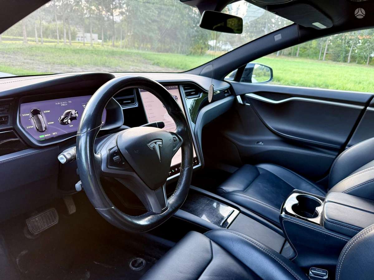 Tesla Model S, hatchback