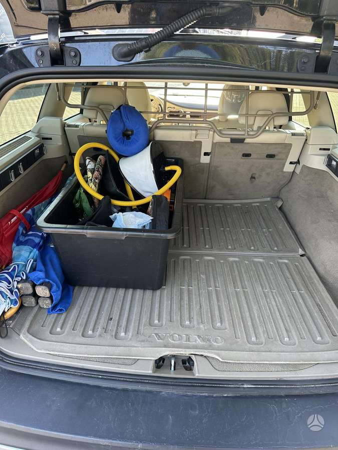 Volvo XC70, 2.4 l., wagon