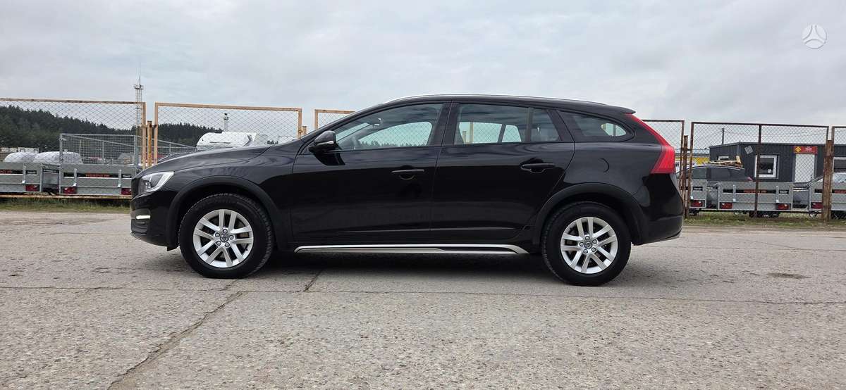 Volvo V60 Cross Country - 8