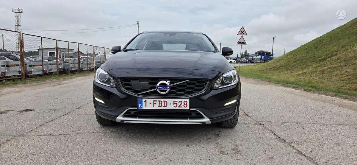 Volvo V60 Cross Country - 4