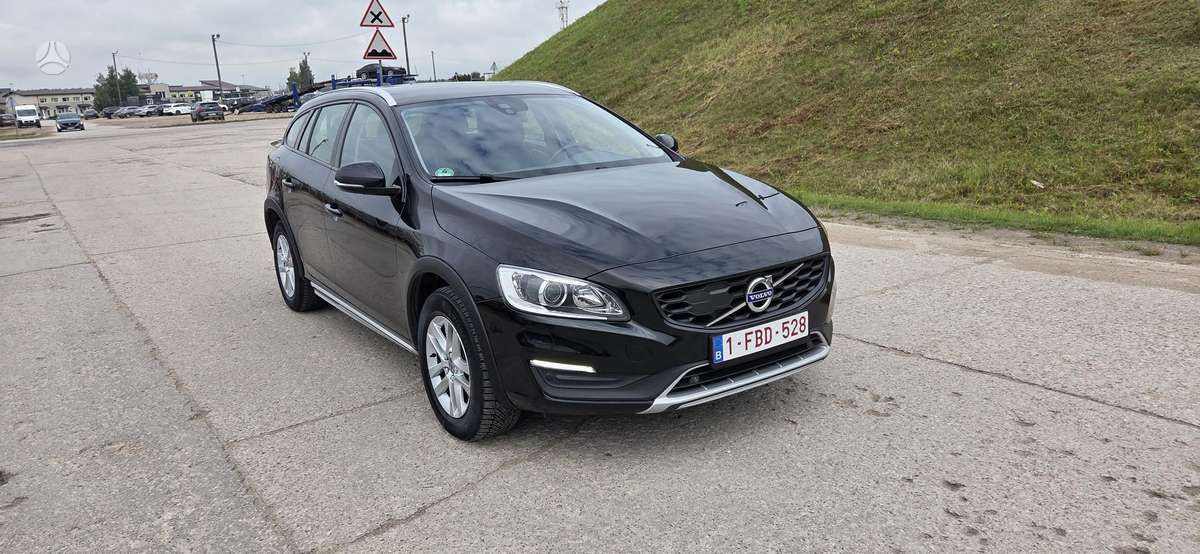 Volvo V60 Cross Country - 1