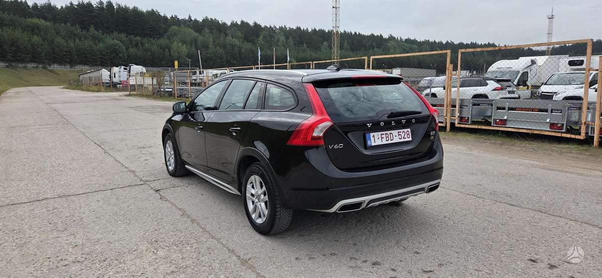 Volvo V60 Cross Country - 7