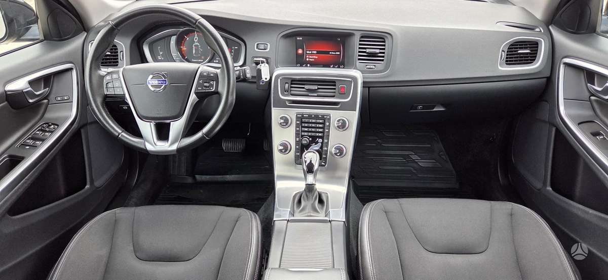 Volvo V60 Cross Country - 10