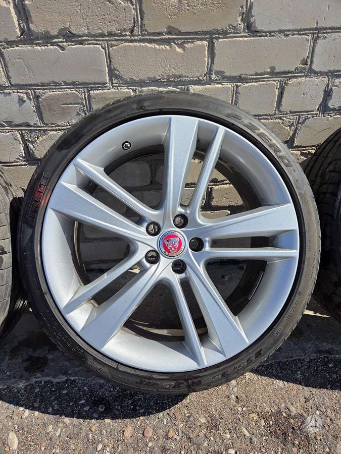 Jaguar F-Type, light alloy, R20
