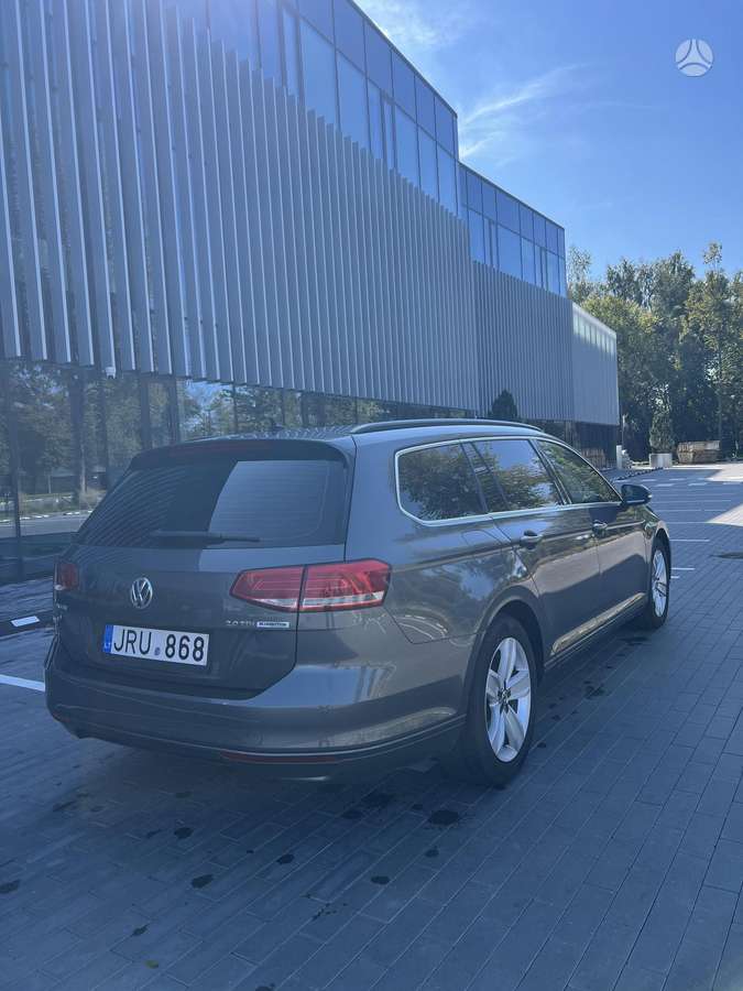 Volkswagen Passat - 8