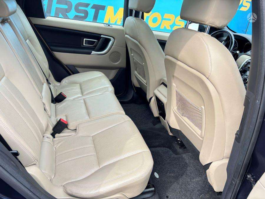 Land Rover Discovery Sport - 11