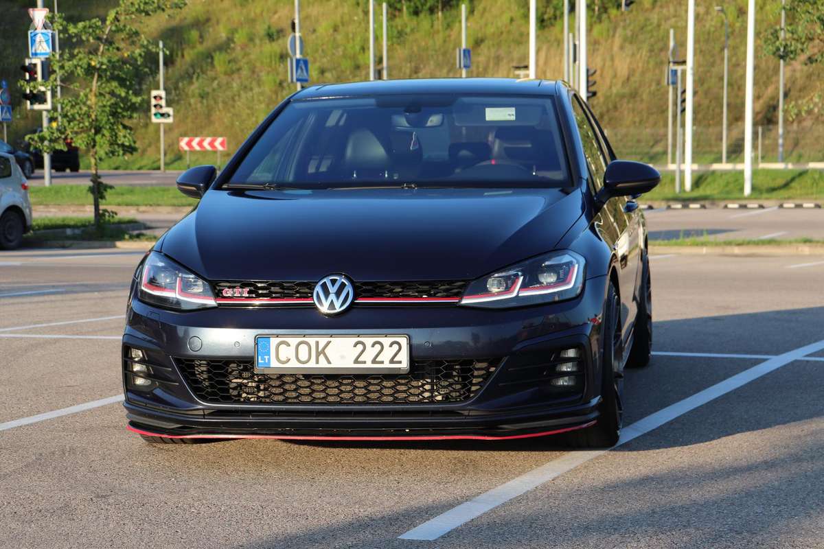 Volkswagen Golf - 3