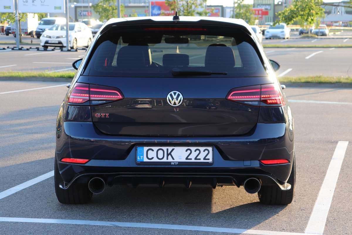 Volkswagen Golf - 5